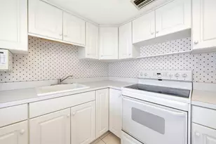 8357 75th Ave, Seminole, FL 33777 - Photo 13