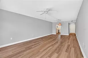 4570 Overlook Dr NE, Saint Petersburg, FL 33703 - Photo 17