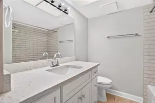 4570 Overlook Dr NE, Saint Petersburg, FL 33703 - Photo 7