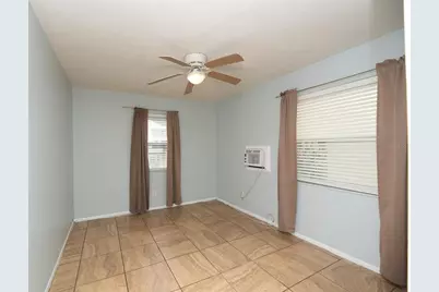 761 51st Avenue N, Saint Petersburg, FL 33703 - Photo 5