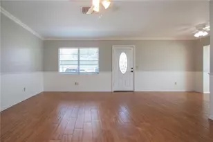 1828 Fox Hunt Dr, Sun City Center, FL 33573 - Photo 9