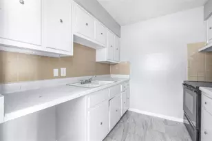 5901 Gibson Ave, Tampa, FL 33617 - Photo 11
