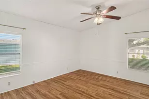 8430 Imperial Cir, Palmetto, FL 34221 - Photo 19