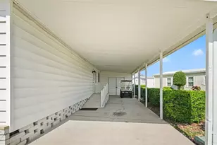 8430 Imperial Cir, Palmetto, FL 34221 - Photo 9
