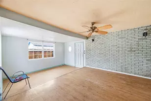 927 Yale St N, Saint Petersburg, FL 33713 - Photo 3