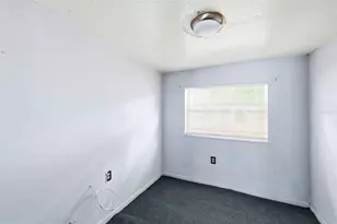 927 Yale St N, Saint Petersburg, FL 33713 - Photo 15