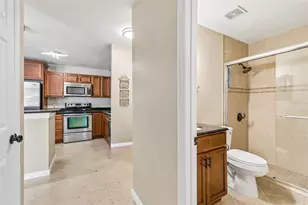 9481 Highland Oak Dr, Tampa, FL 33647 - Photo 9