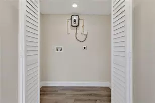 2511 27th St S, Saint Petersburg, FL 33712 - Photo 25