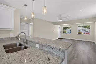 2511 27th St S, Saint Petersburg, FL 33712 - Photo 15