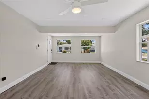 2511 27th St S, Saint Petersburg, FL 33712 - Photo 7