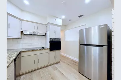 9813 51st Avenue N, Saint Petersburg, FL 33708 - Photo 17