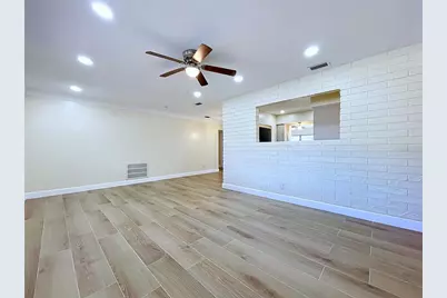 9813 51st Avenue N, Saint Petersburg, FL 33708 - Photo 11