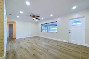 9813 51st Ave N, Saint Petersburg, FL 33708 - Photo 11
