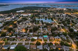 9813 51st Ave N, Saint Petersburg, FL 33708 - Photo 5