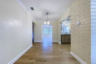 9813 51st Ave N, Saint Petersburg, FL 33708 - Photo 15