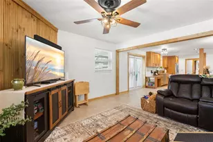 2405 Summerlin Dr, Clearwater, FL 33764 - Photo 17