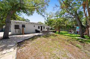 2235 5th St S, Saint Petersburg, FL 33705 - Photo 33