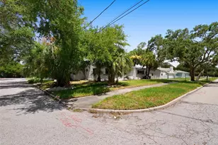 2235 5th St S, Saint Petersburg, FL 33705 - Photo 43
