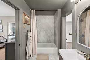 2235 5th St S, Saint Petersburg, FL 33705 - Photo 27