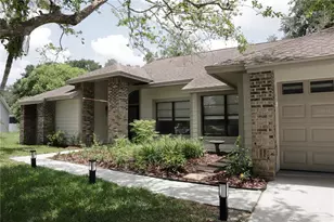 10428 Tara Dr, Riverview, FL 33578 - Photo 5