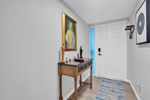 13179 Dorchester Dr, Seminole, FL 33776 - Photo 9
