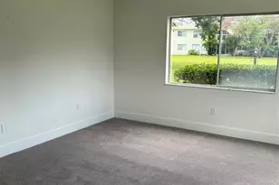 4520 Overlook Dr NE, Saint Petersburg, FL 33703 - Photo 7