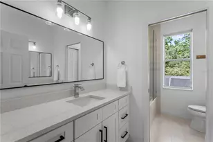 2113 Climbing Ivy Dr, Tampa, FL 33618 - Photo 55