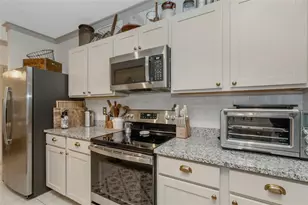 35088 Jomar Ave, Zephyrhills, FL 33541 - Photo 9