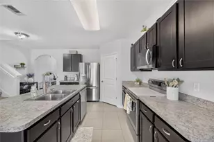8115 Harwich Port Ln, Gibsonton, FL 33534 - Photo 9