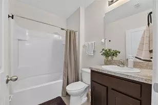8115 Harwich Port Ln, Gibsonton, FL 33534 - Photo 17
