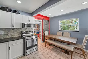 3719 39th St N, Saint Petersburg, FL 33713 - Photo 5