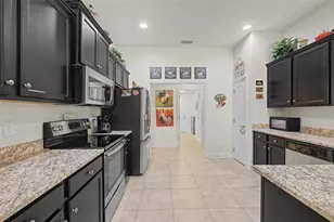 27928 Austin Woods Dr, Dade City, FL 33525 - Photo 17