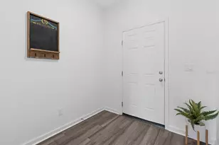38465 Honeysuckle Dr, Dade City, FL 33525 - Photo 3