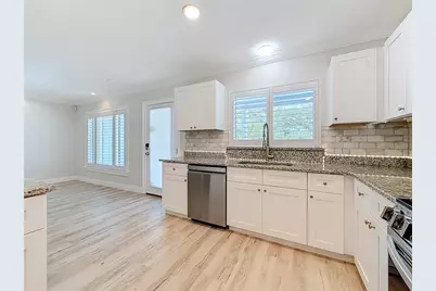 8270 30th Avenue N, Saint Petersburg, FL 33710 - Photo 15
