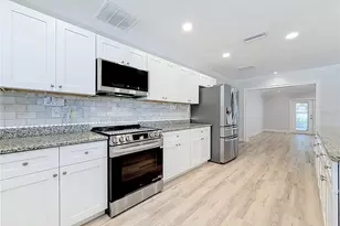 8270 30th Ave N, Saint Petersburg, FL 33710 - Photo 17