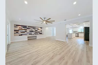 8270 30th Avenue N, Saint Petersburg, FL 33710 - Photo 23