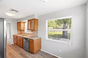 2437 Rutland Ln, Clearwater, FL 33763 - Photo 9