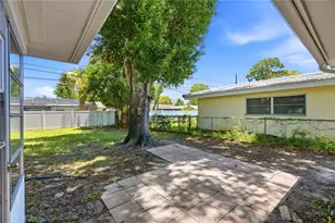 2437 Rutland Ln, Clearwater, FL 33763 - Photo 25