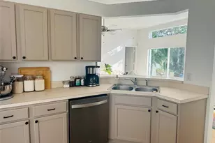 13102 Early Run Ln, Riverview, FL 33578 - Photo 11