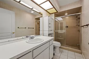 2942 Clubhouse Dr W, Clearwater, FL 33761 - Photo 19