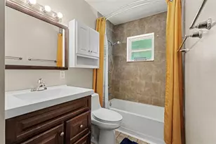 4419 Dolphin Dr, Tampa, FL 33617 - Photo 5