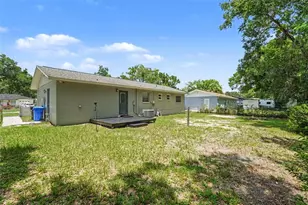 4419 Dolphin Dr, Tampa, FL 33617 - Photo 19