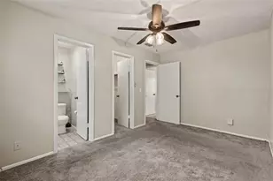 4419 Dolphin Dr, Tampa, FL 33617 - Photo 13