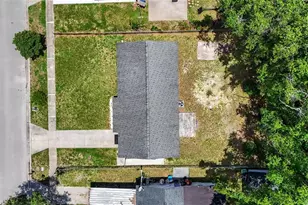 4419 Dolphin Dr, Tampa, FL 33617 - Photo 23
