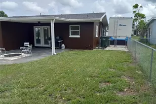 240 Regina Dr S, Largo, FL 33770 - Photo 17