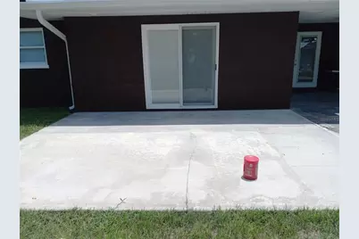 240 Regina Drive S, Largo, FL 33770 - Photo 21