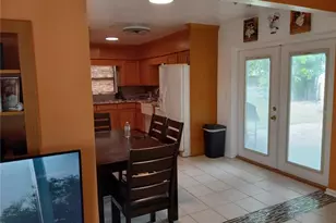 240 Regina Dr S, Largo, FL 33770 - Photo 5