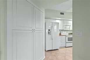 1200 Country Club Dr, Largo, FL 33771 - Photo 11