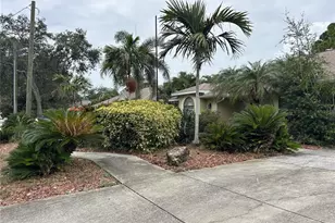 1612 Gulf Beach Blvd, Tarpon Springs, FL 34689 - Photo 5