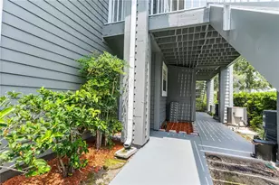 11942 Skylake Pl, Tampa, FL 33617 - Photo 3